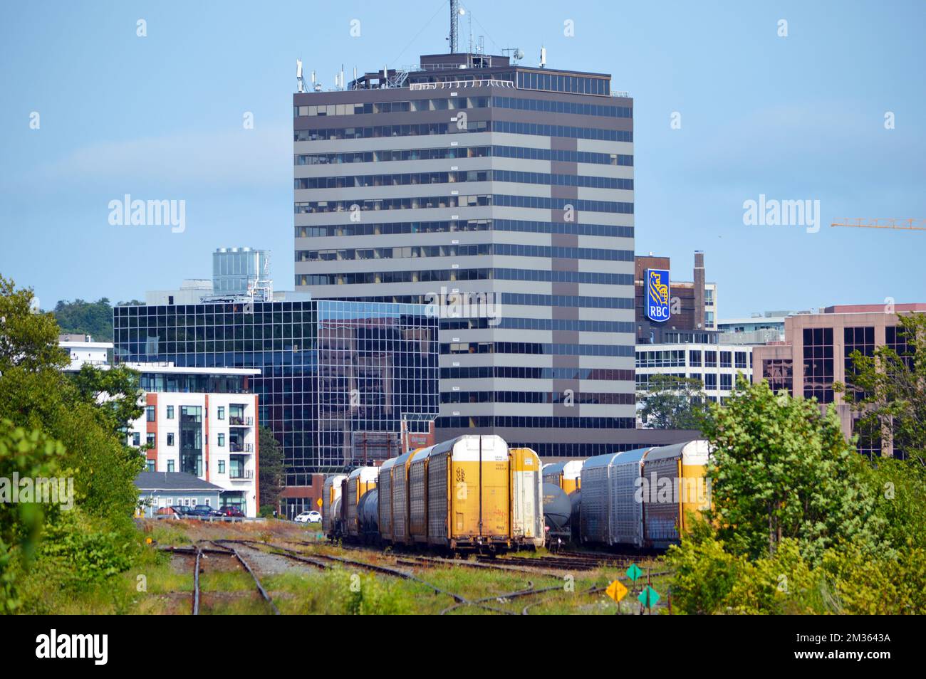 CN Dartmouth sottodivisione cantiere ferroviario (Dartmouth Yard) e uffici edifici nel centro di Dartmouth, Nuova Scozia Foto Stock