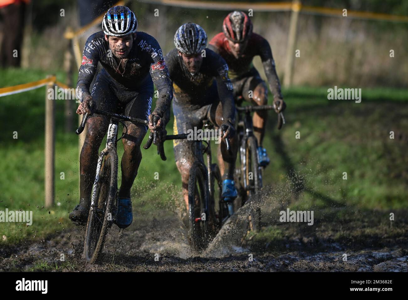 L'olandese David Van Der Poel ha mostrato in azione durante la corsa d'élite maschile del Kermiscross ciclocross evento ad Ardoie, giovedì 21 ottobre 2021. FOTO DI BELGA DAVID STOCKMAN Foto Stock