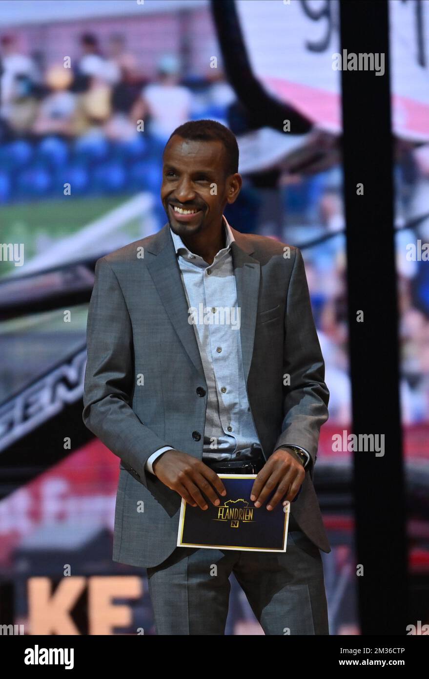 La maratona, detentore del record europeo Bashir Abdi, è stata raffigurata durante la cerimonia di premiazione 'Flandrien' per il miglior ciclista belga della stagione ciclistica 2021, organizzata dal quotidiano 'Het Nieuwsblad', a Puurs, martedì 26 ottobre 2021. FOTO DI BELGA DAVID STOCKMAN Foto Stock