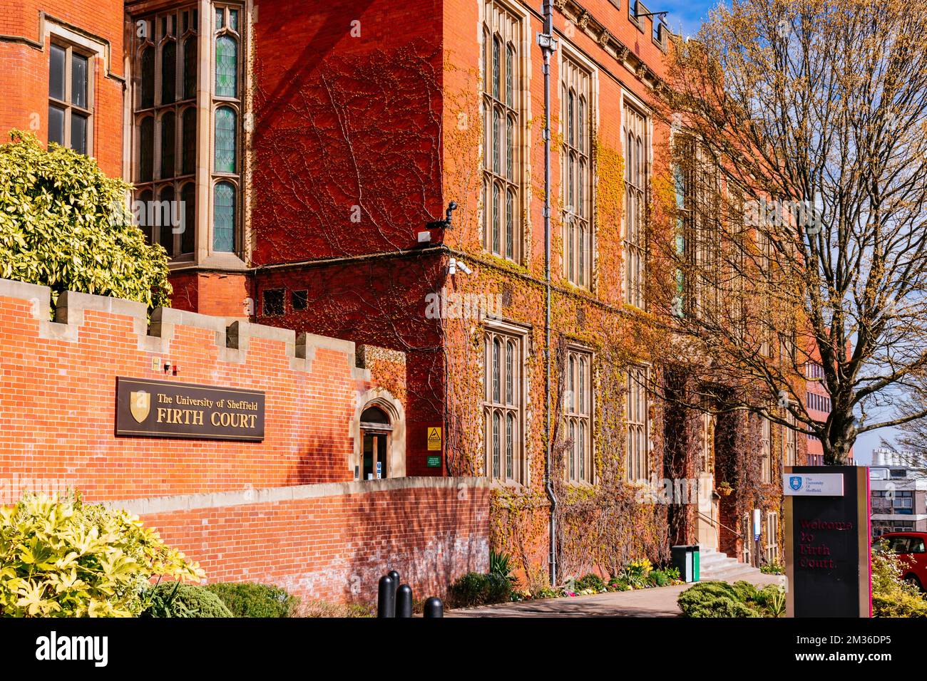 Firth Court è un edificio edoardiano di mattoni rossi di grado II che fa parte del campus della Western Bank dell'Università di Sheffield, è il mai Foto Stock
