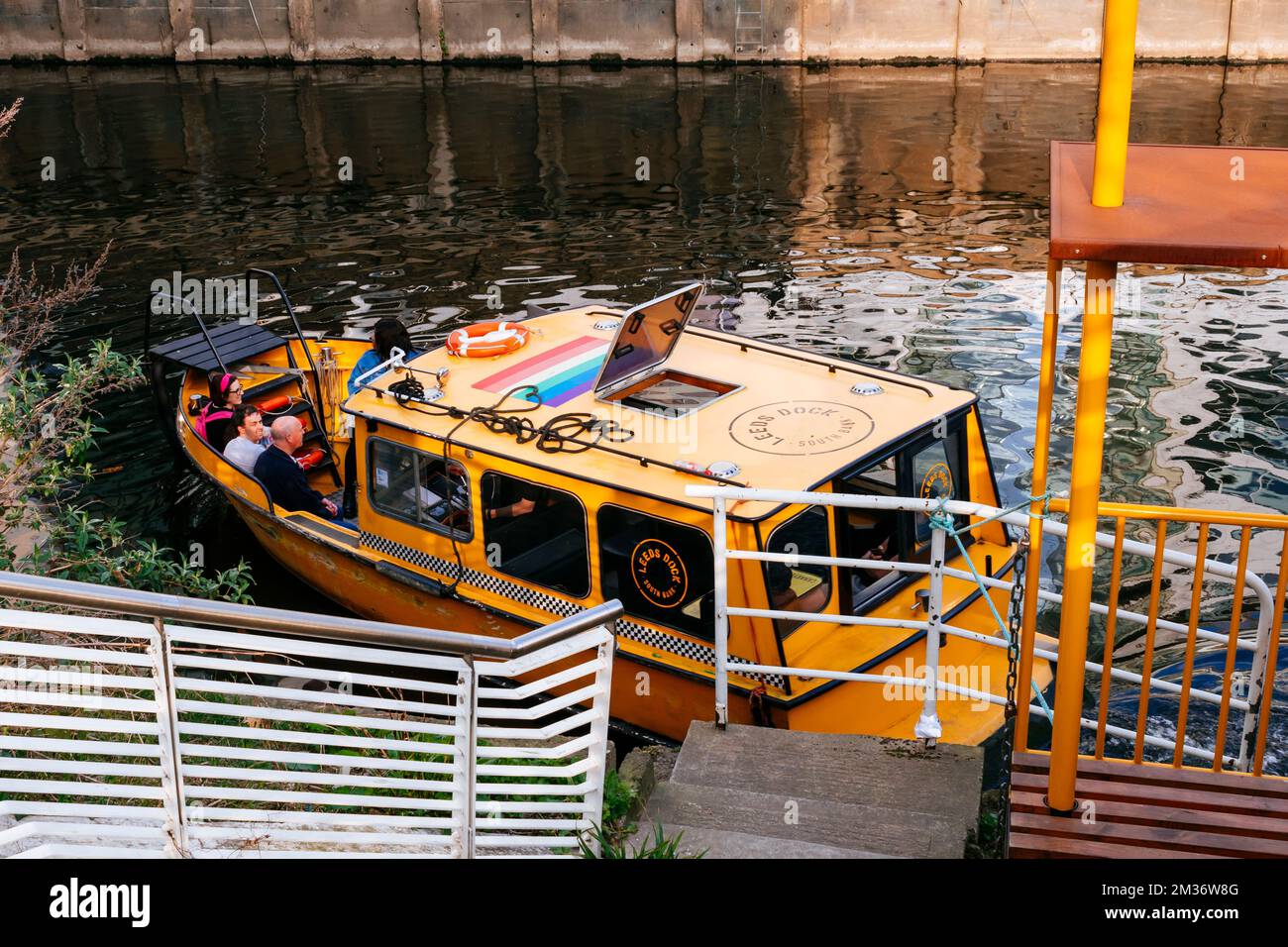 Corse gratuite in taxi d'acqua al Leeds Dock. Granary Wharf, Leeds, West Yorkshire, Yorkshire e Humber, Inghilterra, Regno Unito, Europa Foto Stock