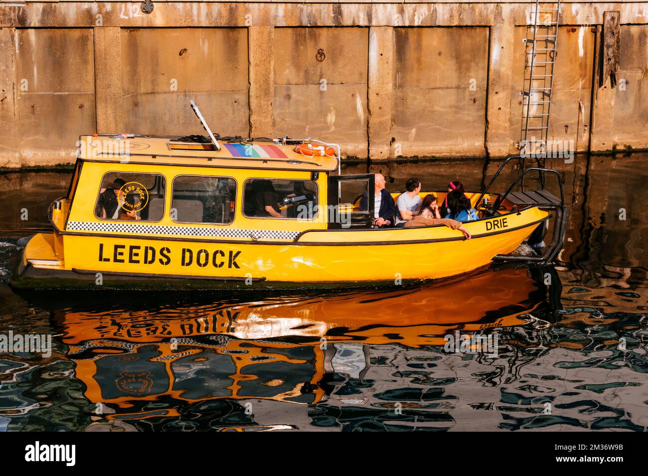 Corse gratuite in taxi d'acqua al Leeds Dock. Granary Wharf, Leeds, West Yorkshire, Yorkshire e Humber, Inghilterra, Regno Unito, Europa Foto Stock
