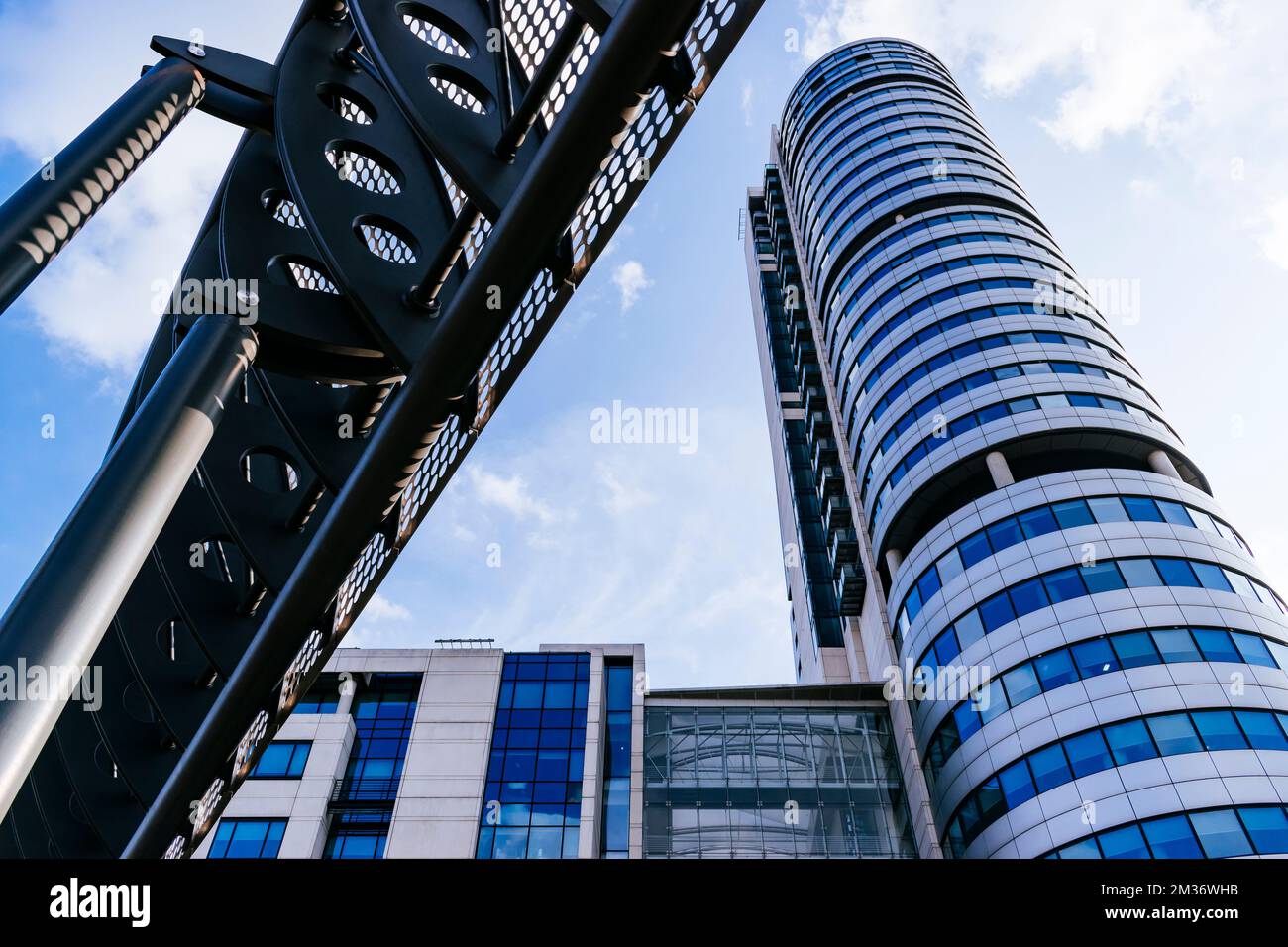 Bridgewater Place, soprannominato il Dalek, è un grattacielo residenziale e di uffici a Leeds, West Yorkshire, Inghilterra. Era il secondo edificio più alto Foto Stock