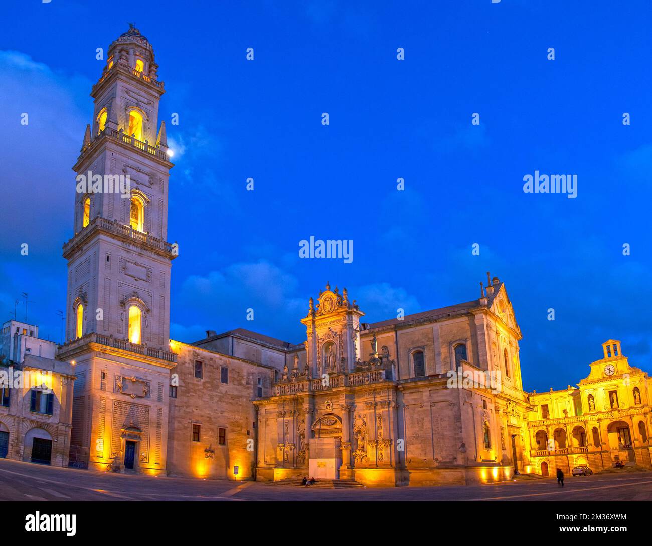 Cattedrale di Lecce, Puglia, Italia di notte Foto Stock
