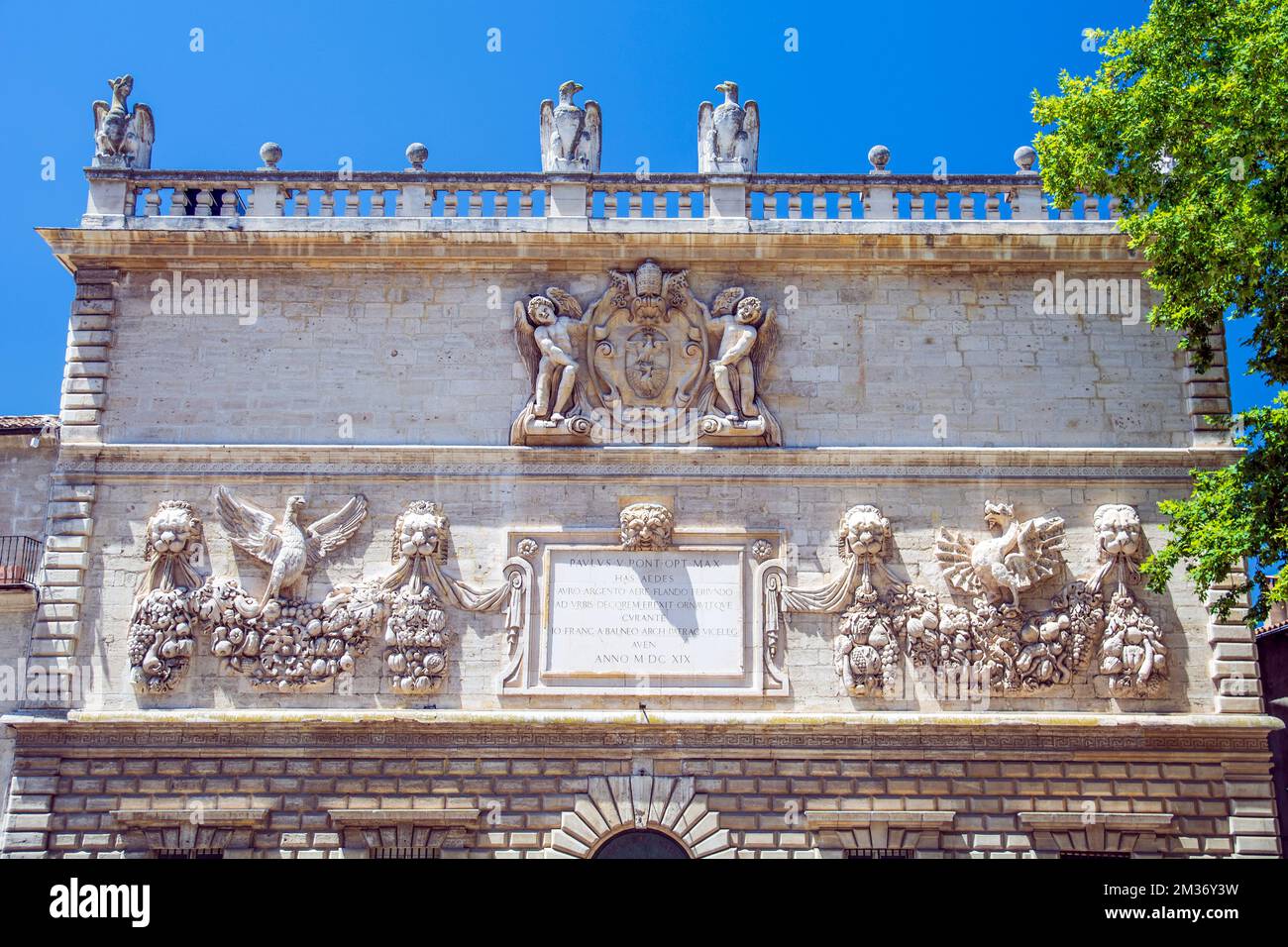 Edificio ad Avignone in Provenza, Vaucluse, Francia Foto Stock