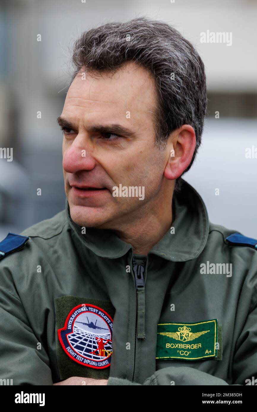 CO 40 SQN Major Steven Boxberger nella foto durante l'esercizio di emergenza 'COLD SWET' dell'Aeronautica militare della Difesa Belga, giovedì 03 febbraio 2022 a Oostduinkerke. Durante l'esercizio verranno esercitate tecniche di sopravvivenza per gli incidenti che coinvolgono l'acqua. BELGA FOTO KURT DESPLENTER Foto Stock