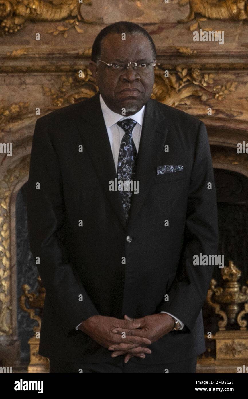 Il presidente della Namibia Hage G. Geingob ha illustrato in udienza al Palazzo reale di Bruxelles, tra il re belga e il presidente della Namibia, martedì 15 febbraio 2022. BELGA FOTO HATIM KAGHAT Foto Stock