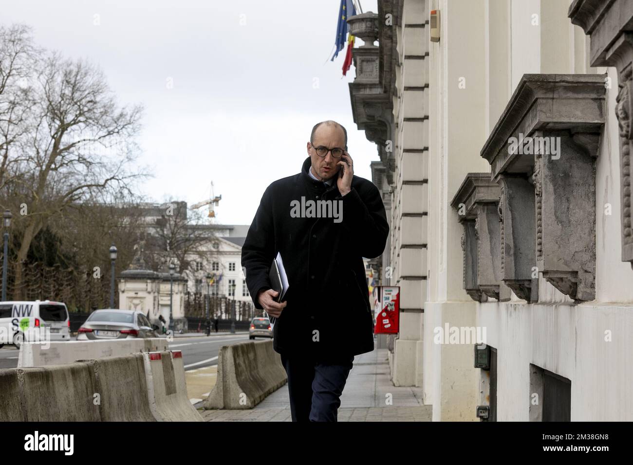 Vincent van peteghem ha illustrato nel corso di una conferenza stampa per presentare il bilancio intermedio del governo di Bruxelles, giovedì 24 febbraio 2022 a Bruxelles. Nel corso di questo evento stampa, i ministri e i segretari di Stato faranno il punto della prima metà della legislatura e delle decisioni politiche che hanno permesso di realizzare numerosi progetti nella regione di Bruxelles. BELGA FOTO HATIM KAGHAT Foto Stock