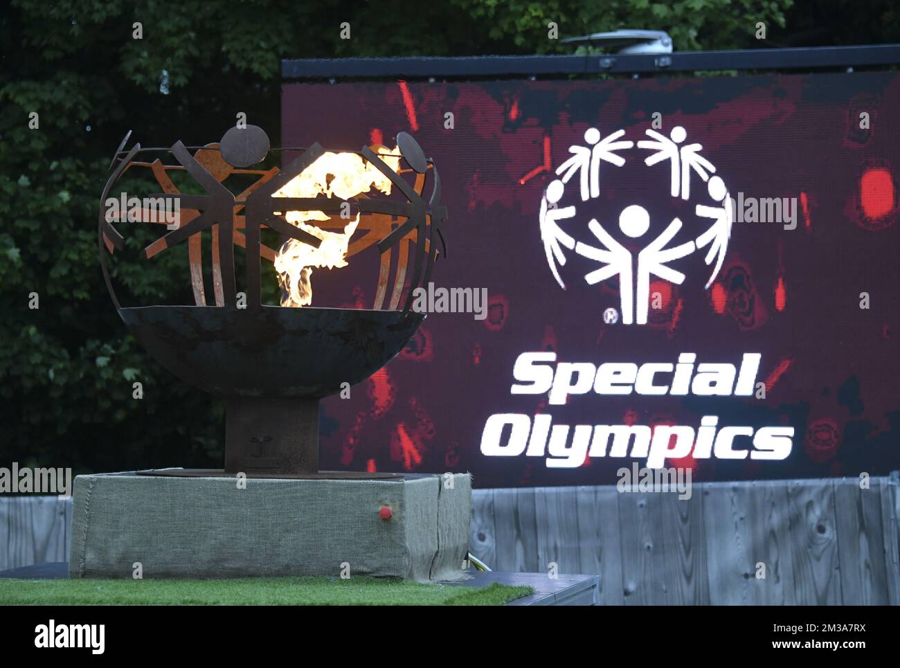 L'immagine mostra la fiamma la cerimonia di apertura della 38th edizione dei Giochi nazionali delle Olimpiadi speciali Belgio, al Centro Sportivo Blocry in Ottignies - Louvain-la-Neuve, Mercoledì 25 maggio 2022. Da mercoledì 25 a sabato 28 maggio, 2.737 atleti e 52 partner unificati parteciperanno ai Giochi nazionali delle Olimpiadi speciali Belgio (SOB), il più grande evento sportivo del Belgio per atleti con disabilità intellettiva. Daranno il loro meglio in sedici sport diversi e discipline adattate. FOTO DI BELGA JOHN THYS Foto Stock