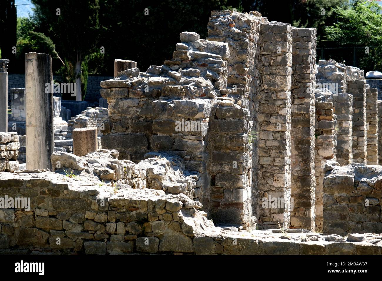 Rovine romane nella ex città di Salona in Croazia Foto Stock