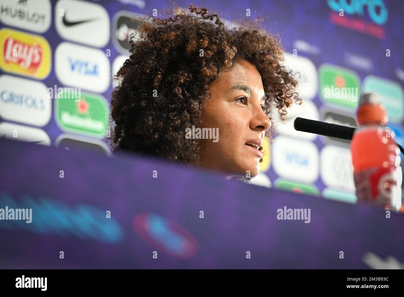 Sara Gama in Italia è stato raffigurato durante una conferenza stampa della nazionale italiana di calcio femminile , domenica 17 luglio 2022 a Manchester, in Inghilterra, in vista della terza e ultima partita di gruppo nel gruppo D del torneo femminile Euro 2022. Il Campionato europeo di calcio femminile UEFA 2022 si svolgerà dal 6 al 31 luglio. BELGA FOTO DAVID CATRY Foto Stock