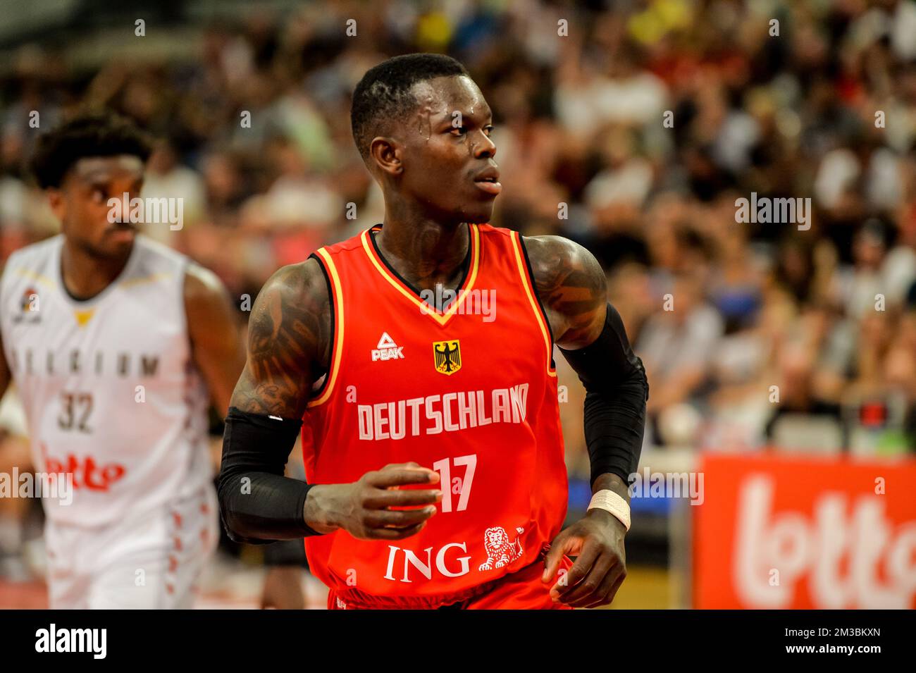 Dennis Schroder in Germania (17) ha rappresentato in azione durante una partita di basket amichevole in vista dei campionati europei tra la nazionale belga "i leoni belgi" e la Germania, mercoledì 10 agosto 2022, ad Hasselt. BELGA FOTO JILL DELSAUX Foto Stock