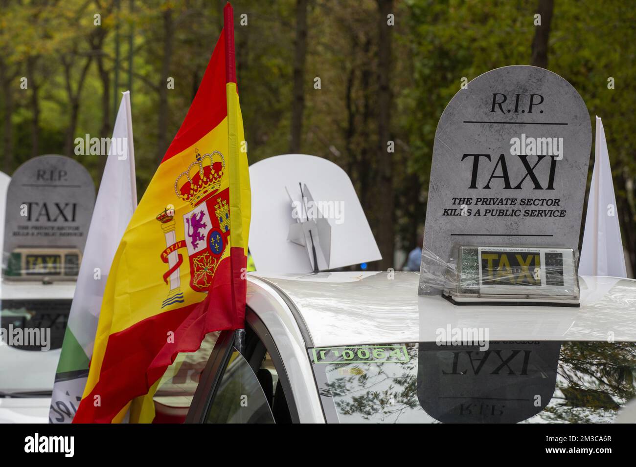 L'immagine mostra una protesta internazionale del settore dei taxi, dal centro città al quartiere europeo di Bruxelles, giovedì 08 settembre 2022. Gli organizzatori annunciano la presenza alla manifestazione di francese, spagnolo, italiano, svizzero, inglese, Sindacati tedeschi, sudamericani e greci. Insieme, intendono chiedere alle autorità che "si possa fare luce sullo scandalo UberFiles”. FOTO DI BELGA NICOLAS MAETERLINCK Foto Stock