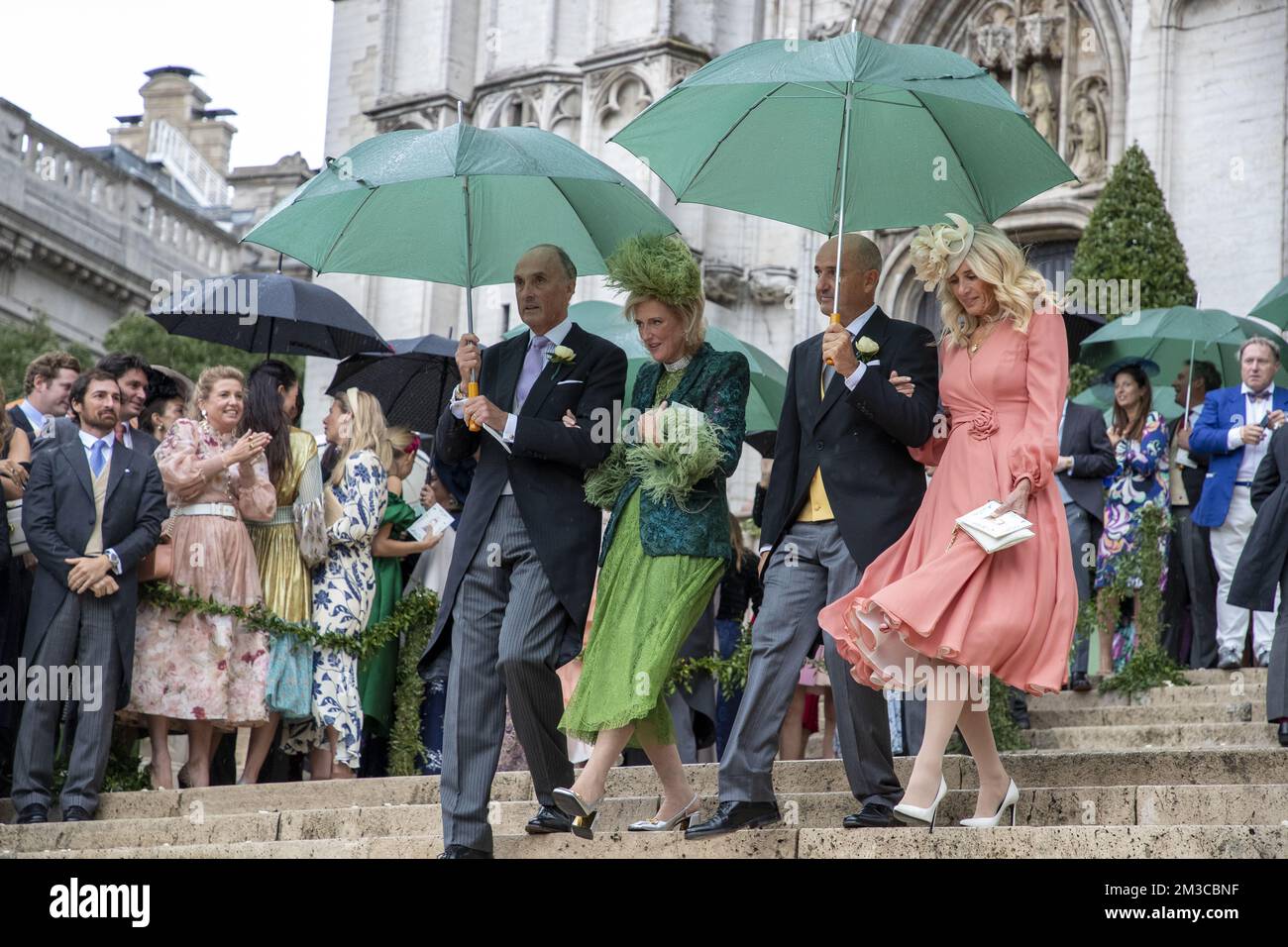 Il principe Lorenz del Belgio, la principessa Astrid del Belgio e i genitori di Guglielmo Isvy hanno ritratto la partenza dopo la cerimonia nuziale della principessa Maria-Laura del Belgio e di Guglielmo Isvy, nella Cattedrale di San Michele e di Santa Gudula (Cattedrale dei Santi Michel et Gudule / Sint-Michiels- en Sint-Goedele kathedraal), sabato 10 settembre 2022, A Bruxelles. FOTO DI BELGA NICOLAS MAETERLINCK Foto Stock