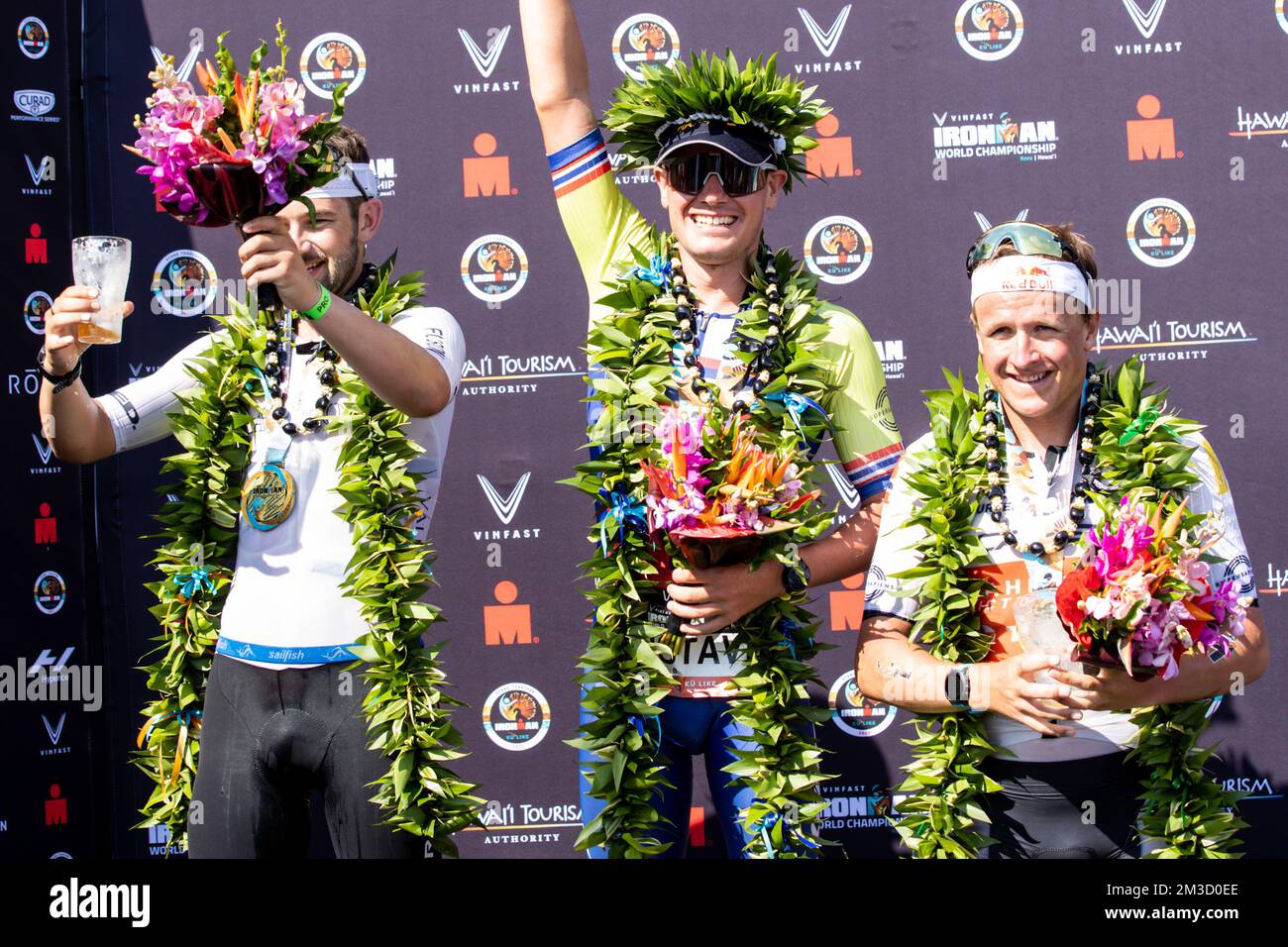 Norvegese Gustav iden 1st° posto francese Sam Laidlow 2nd° posto triatleta norvegese Kristian Blummenfelt e 3th° posto ritratto sul podio dopo la gara di triathlon maschile di Hawaii Ironman, sabato 08 ottobre 2022, a Kailua, Kona, Hawaii, USA. FOTO DI BELGA DAVID PINTENS Foto Stock