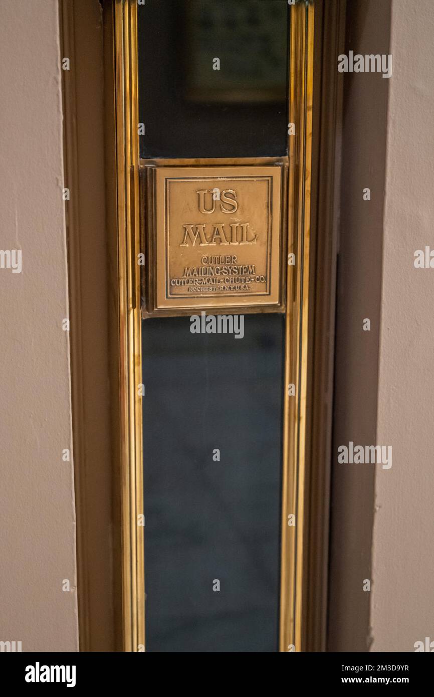 Little Rock, AR, USA - 9 settembre 2022: I grandi corridoi dell'edificio interno del Campidoglio dello Stato dell'Arkansas Foto Stock