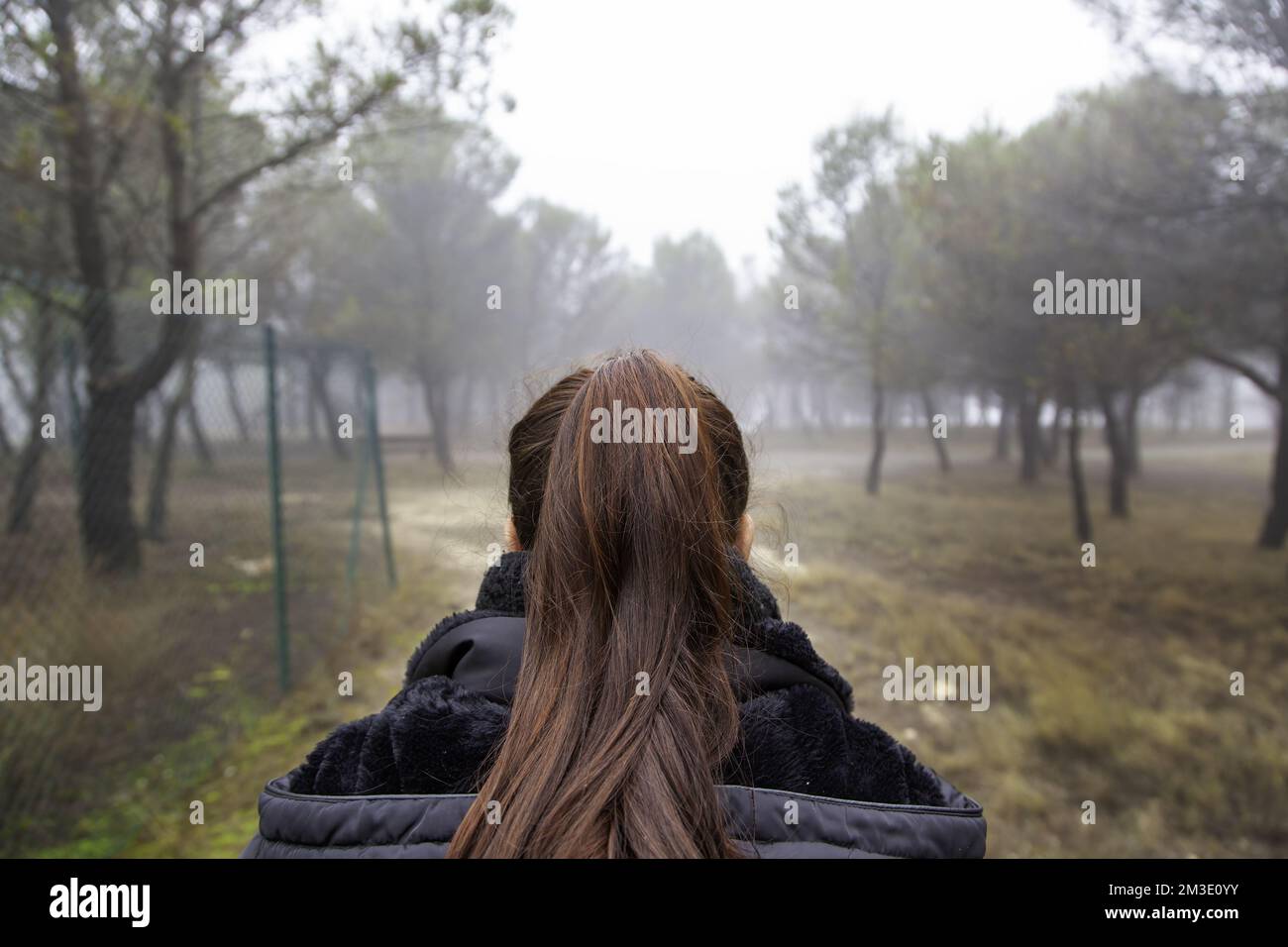 Particolare della giovane donna in natura, ambiente e freddo Foto Stock