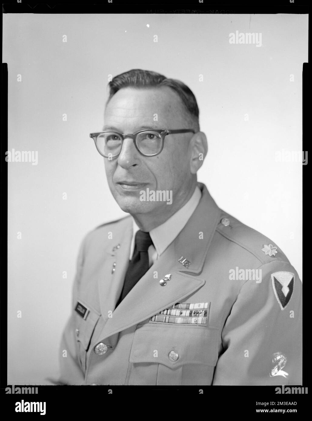 Lt. Col. Conlin , ufficiali militari, Massa Arsenale di Watertown. Record degli Stati Uniti Esercito operativo Foto Stock