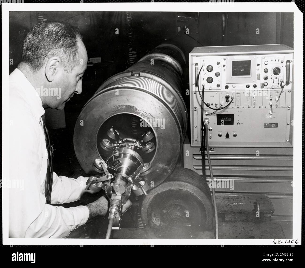 Uomo con ordnance, Armerie, industria dell'ordnance, Arms & Arms, Masseria Arsenale di Watertown. Record degli Stati Uniti Esercito operativo Foto Stock