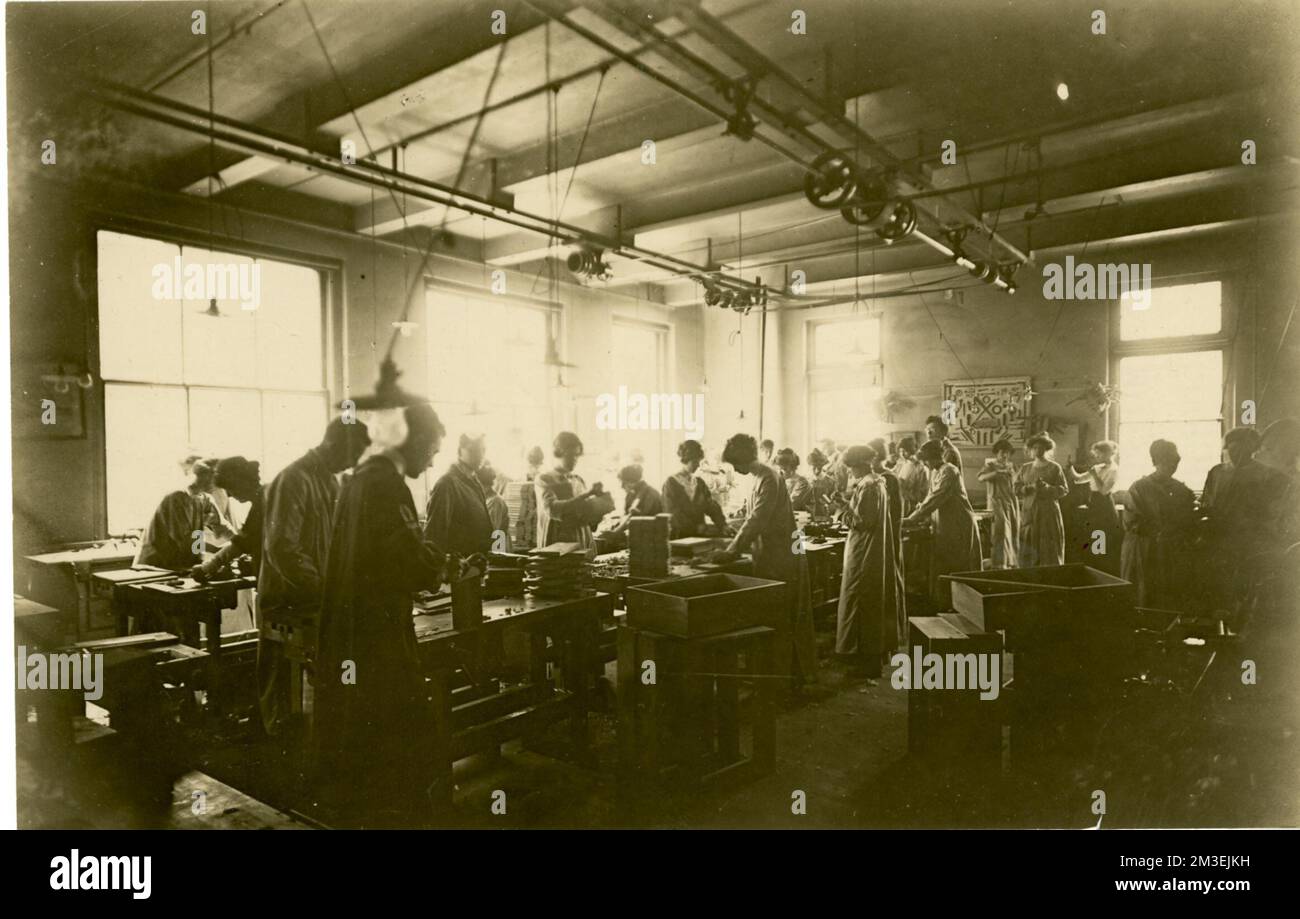Corso di formazione manuale sul lavoro , lavorazione del legno, studenti, Massachusetts Normal Art School Foto Stock