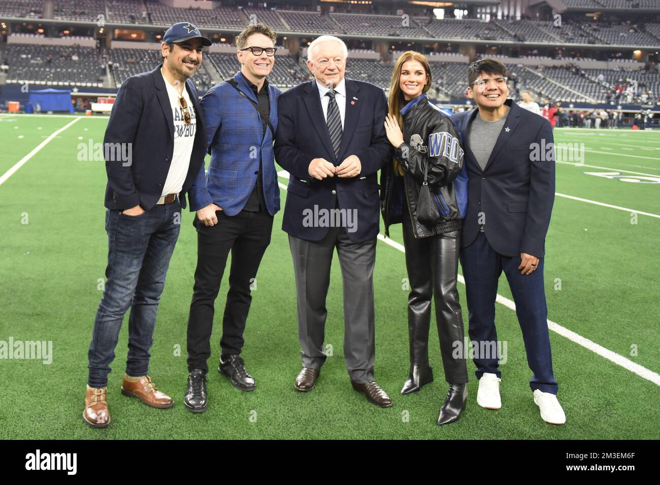 Produttore radiofonico di Nashville, Eddie Garcia, personalità radiofonica on-air Bobby Bones, proprietario di Dallas Cowboys, presidente e direttore generale Jerry Jones, Caitli Foto Stock
