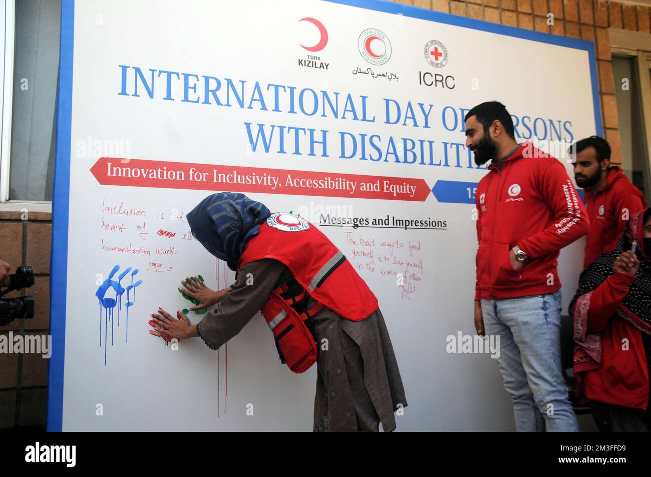 ISLAMABAD, PAKISTAN 'Giornata internazionale delle persone con disabilità' è stata osservata in tutto il mondo oggi, che mira a evidenziare i problemi affrontati b Foto Stock