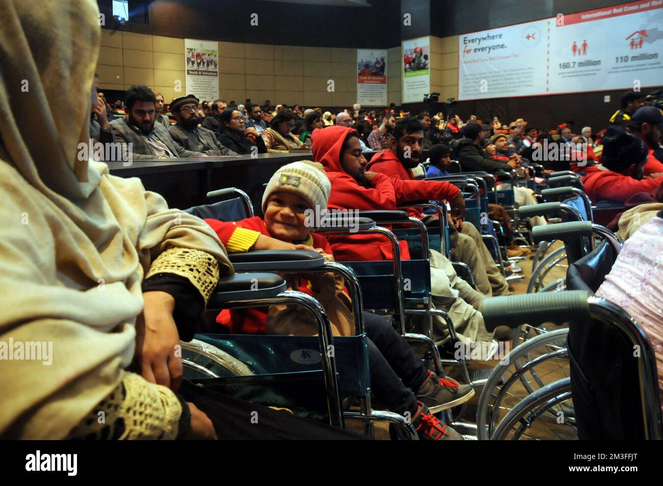 ISLAMABAD, PAKISTAN 'Giornata internazionale delle persone con disabilità' è stata osservata in tutto il mondo oggi, che mira a evidenziare i problemi affrontati b Foto Stock