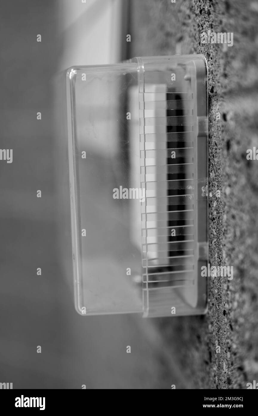 Focalizzazione selettiva sul termostato coperto bloccato per evitare variazioni di temperatura Foto Stock