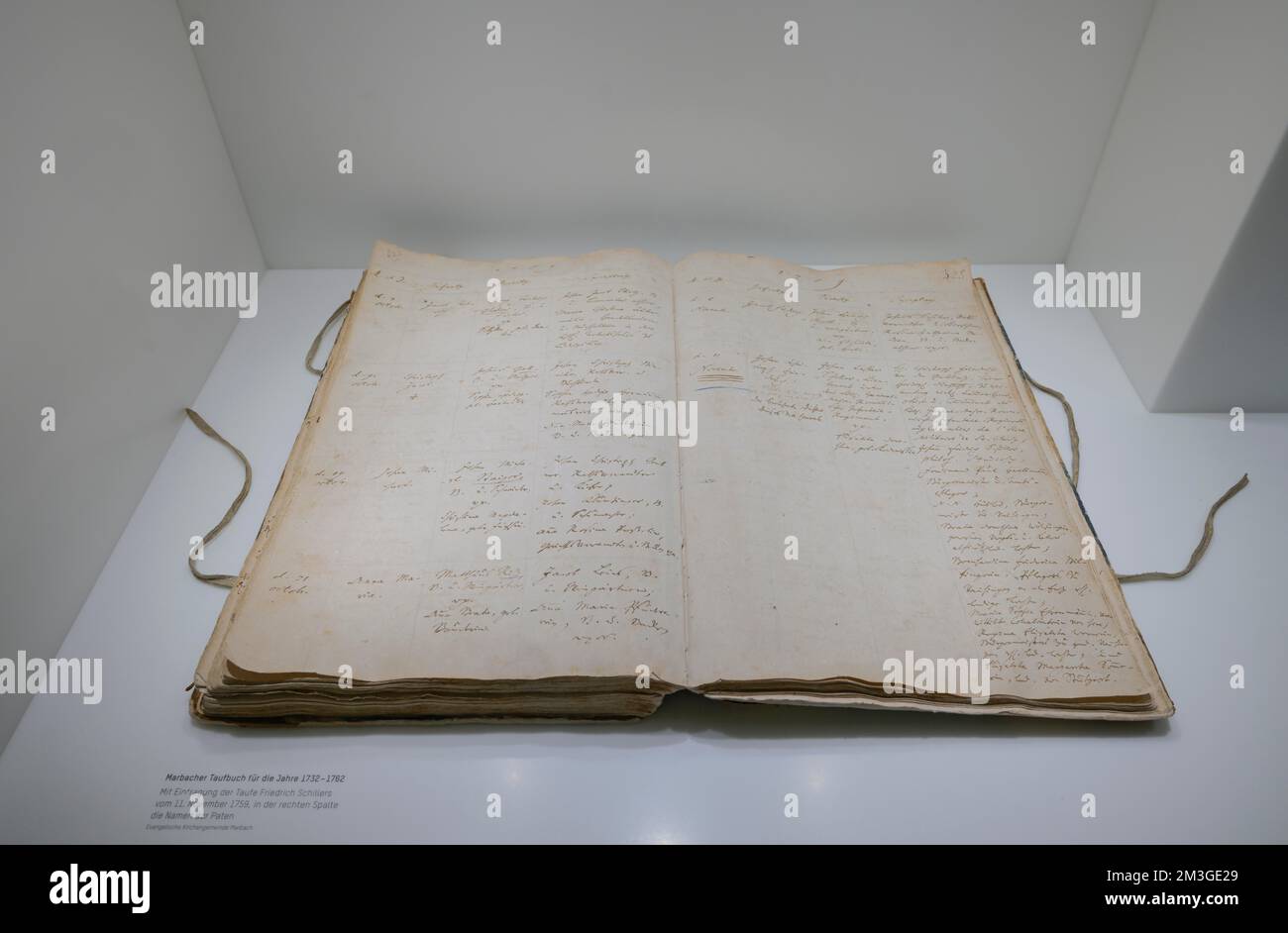 Registro battesimale di Marbach con voce Battesimo Friedrich Schiller, Schillers Geburtshaus, Niklastorstrasse, Marbach, Baden-Wuerttemberg, Germania Foto Stock