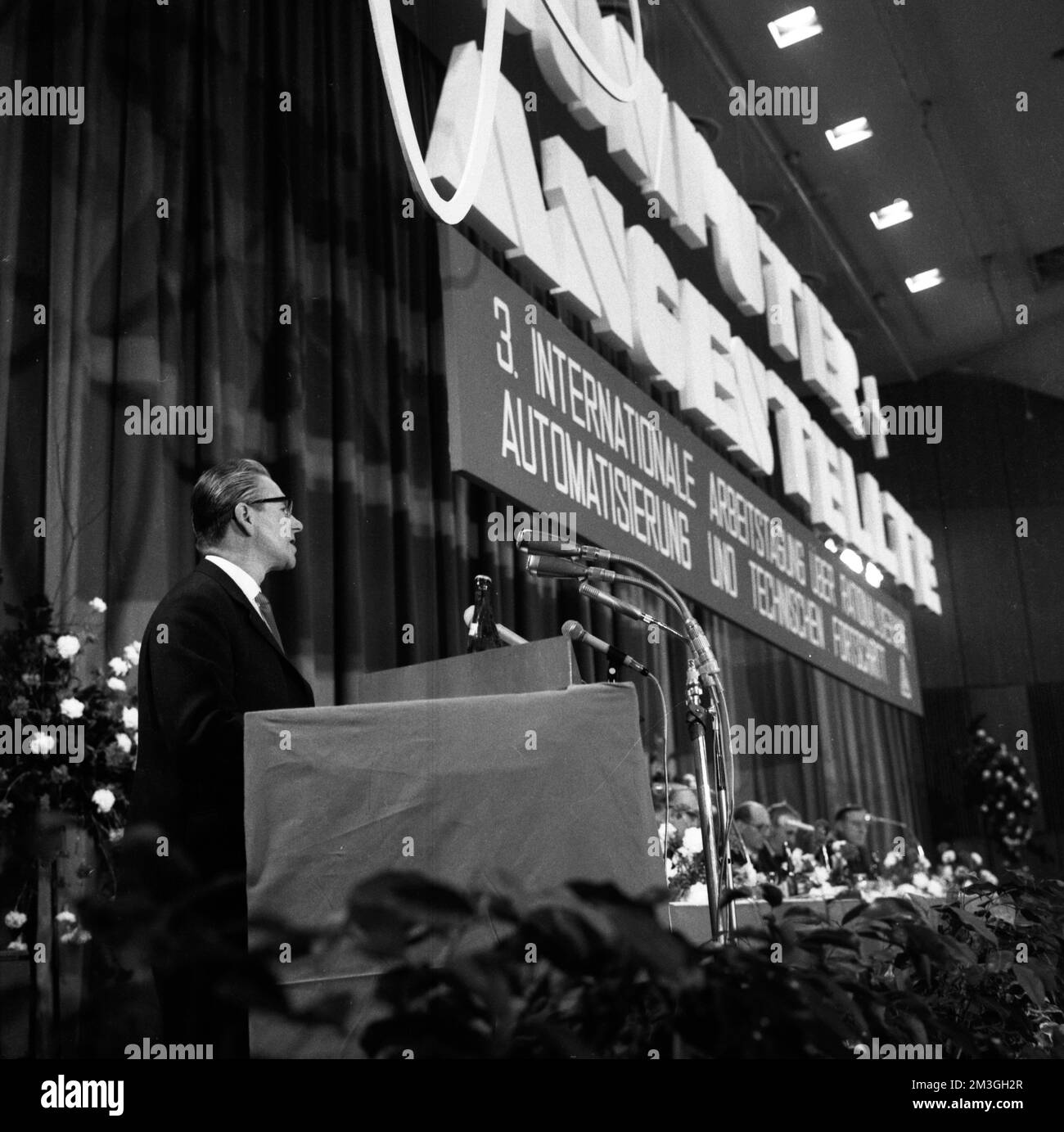 L'influenza del computer sulla società, sul mondo del lavoro e sul futuro è stata il tema di questa conferenza internazionale organizzata da IG Metall in Foto Stock