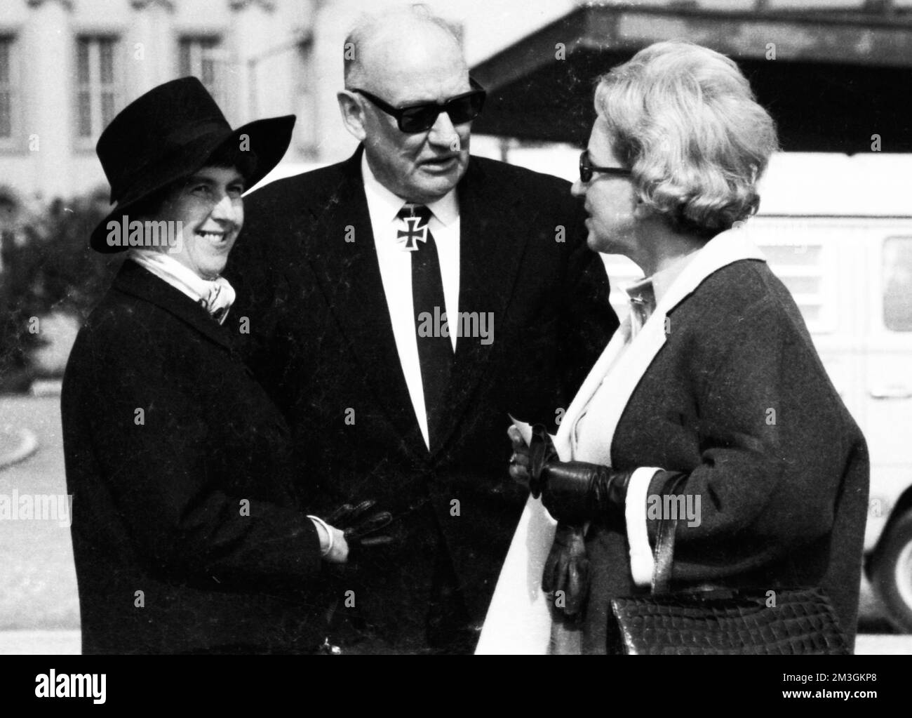 Gli eroi di Hitler, i Cavaliere della Croce della Wehrmacht tedesca, qui in un incontro a Kassel nel 1970, celebrarono il loro incontro con gli anziani Foto Stock