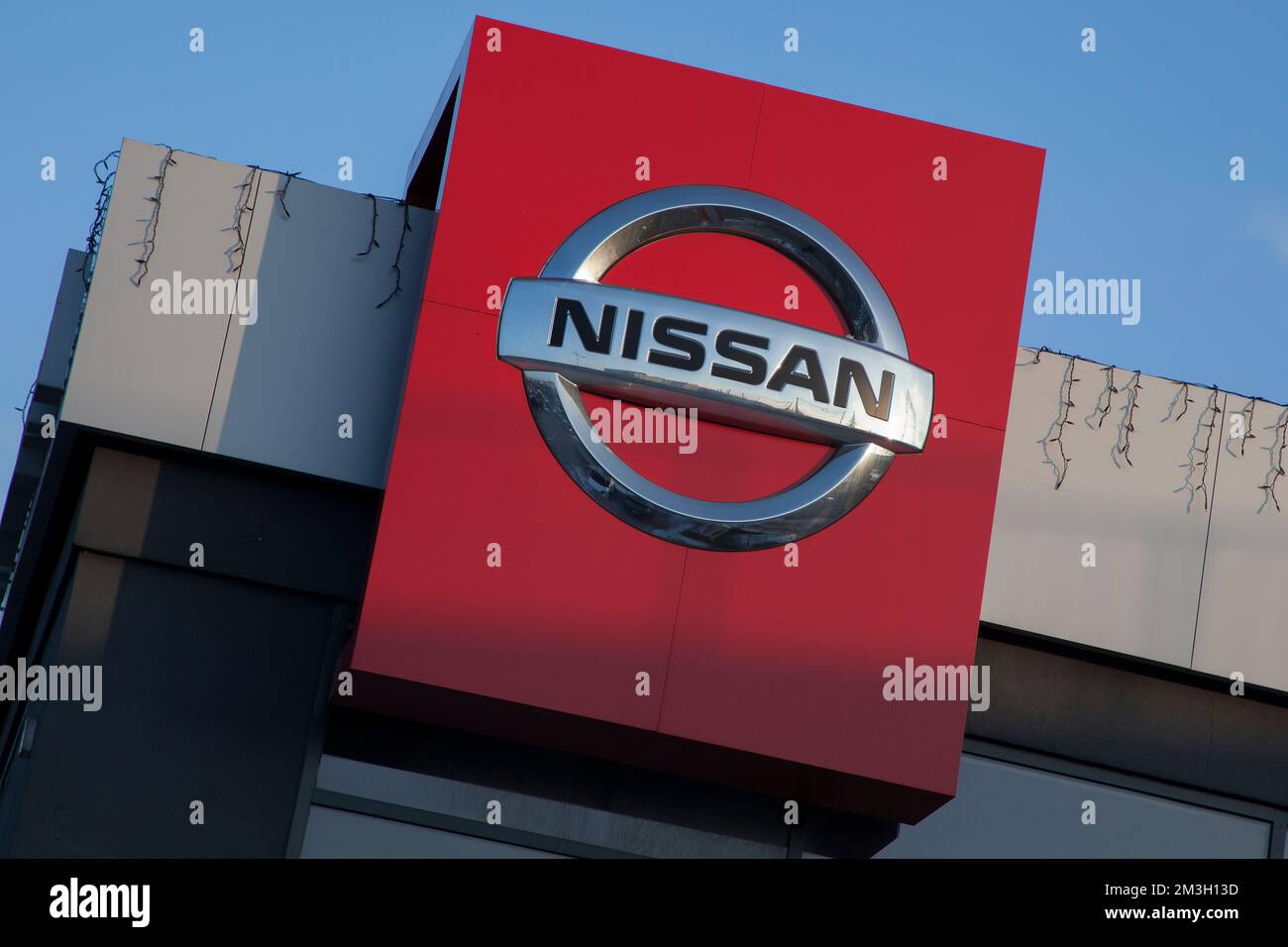 Logo Nissan in uno showroom a Danzica Polonia, Foto Stock