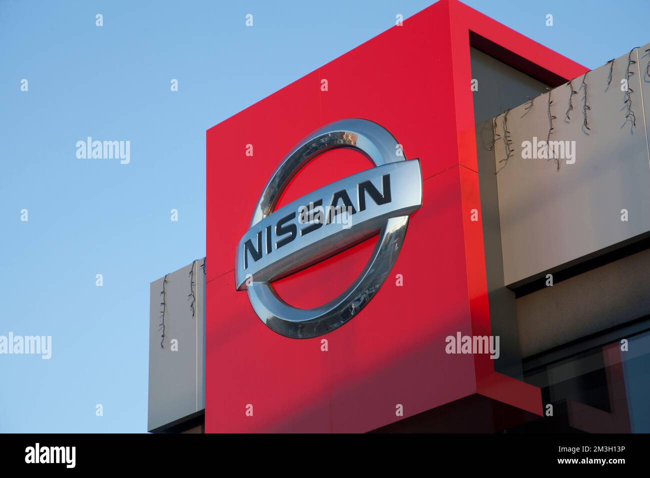 Logo Nissan in uno showroom a Danzica Polonia, Foto Stock