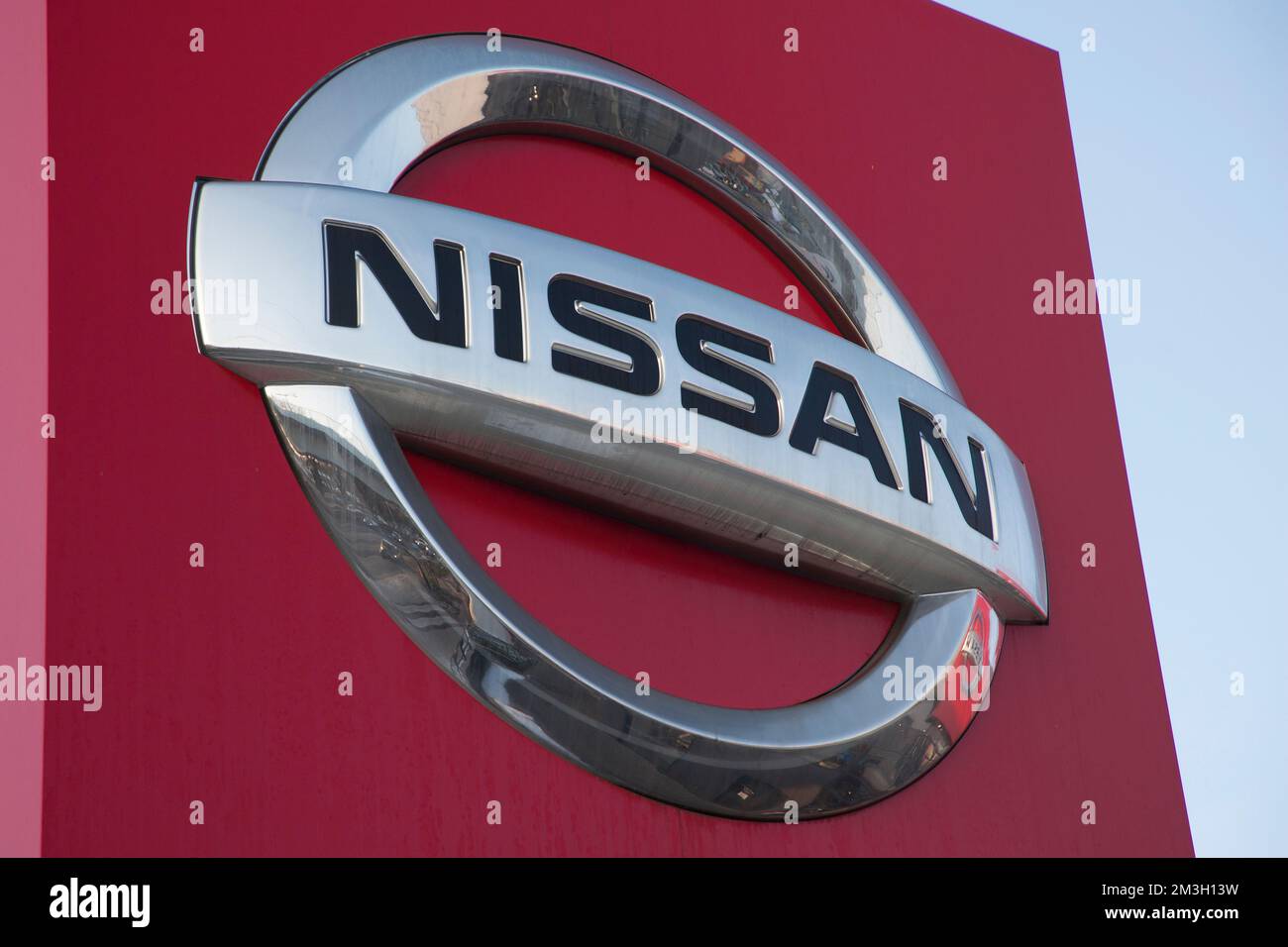 Logo Nissan in uno showroom a Danzica Polonia, Foto Stock