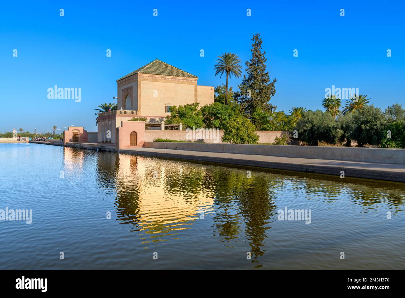 Giardini Menara - un giardino pubblico storico e frutteto a Marrakech, Marocco. Fondata nel 12th ° secolo dal governatore Caliphate Almohad Abd al-Mu'min. Foto Stock