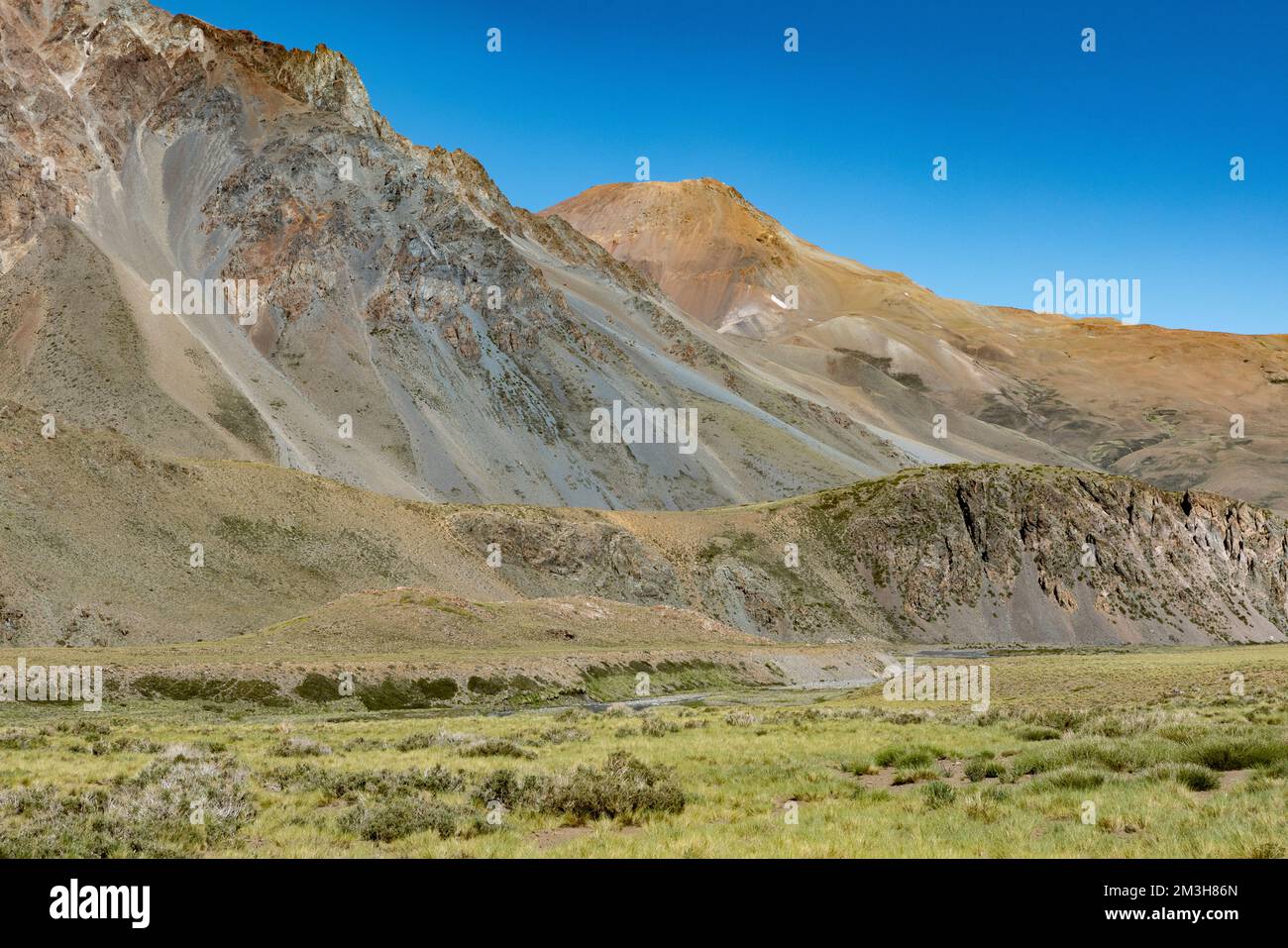 Paesaggio a Paso Vergara - attraversare il confine dal Cile all'Argentina mentre si viaggia in Sud America Foto Stock