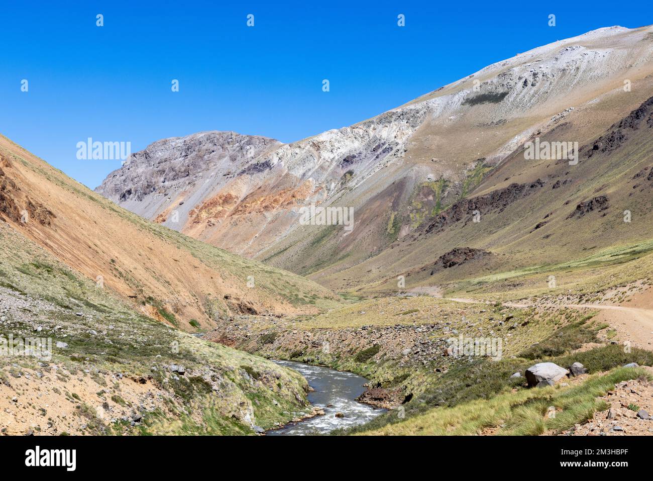 Paesaggio a Paso Vergara - attraversare il confine dal Cile all'Argentina mentre si viaggia in Sud America Foto Stock