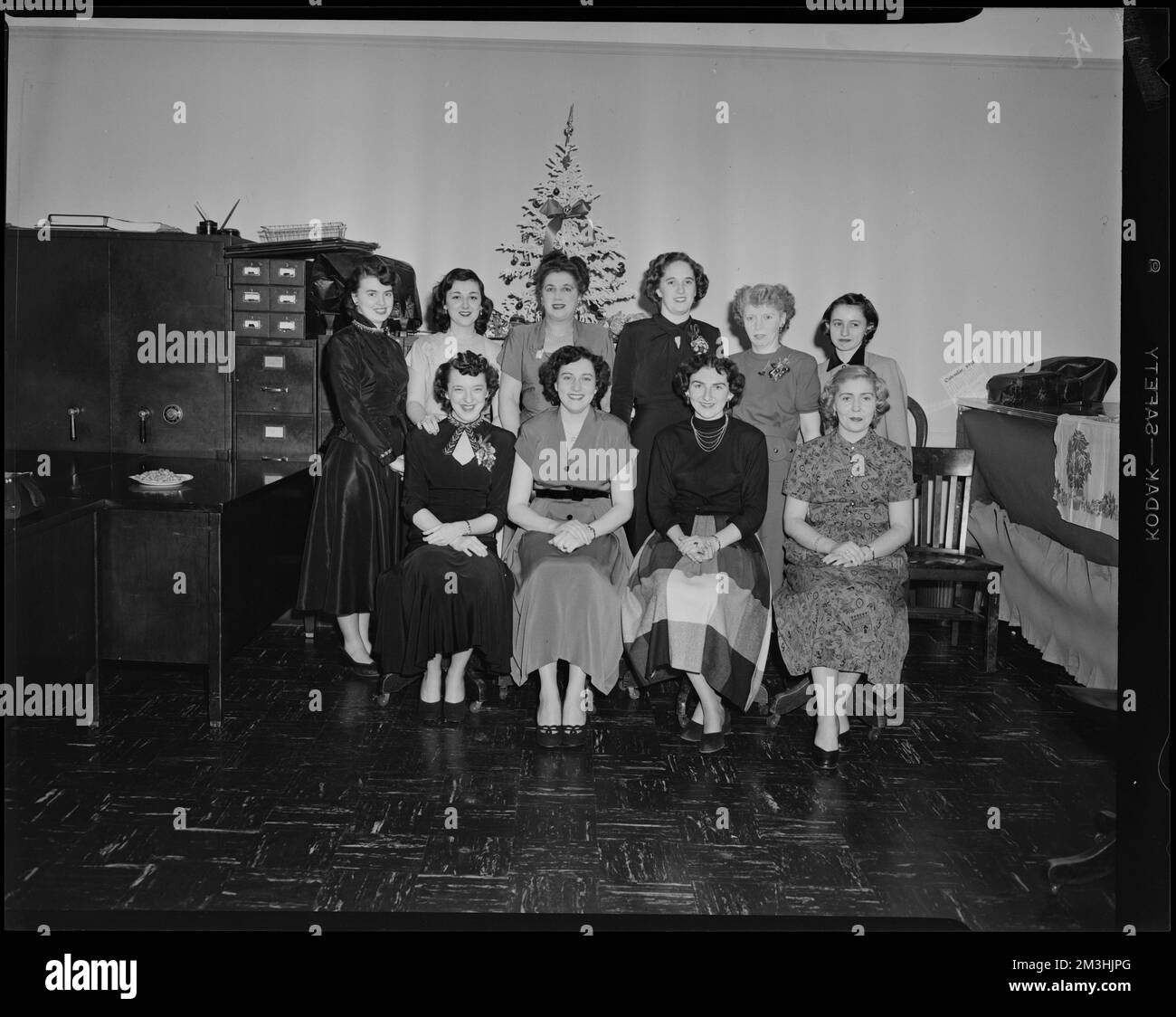 Unione di credito M-T-A. 201 Park Square Building, 31 St James Ave., Boston 16, Mass. , Banche, uffici, dipendenti. Collezione Leon Abdalian Foto Stock