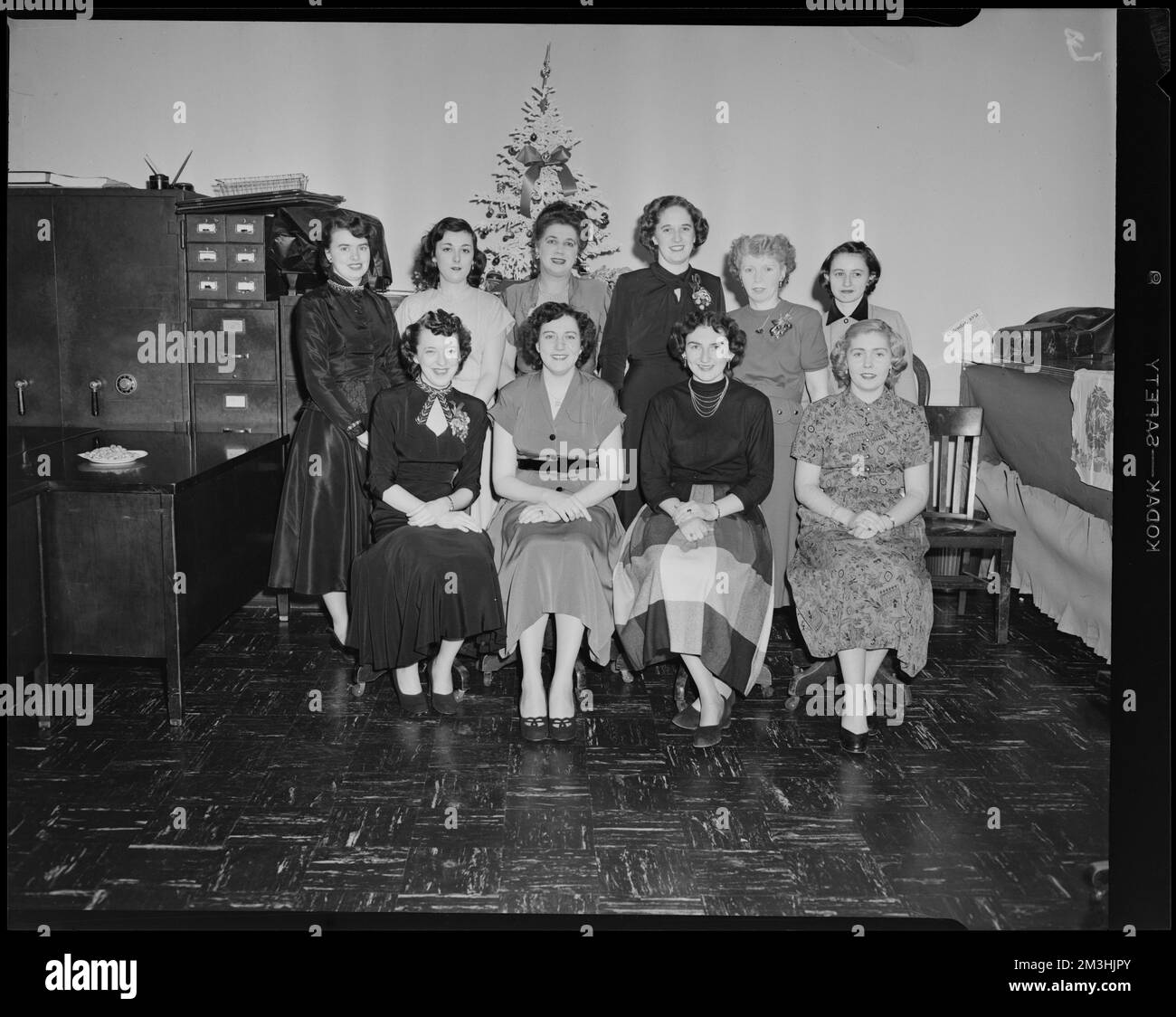 Unione di credito M-T-A. 201 Park Square Building, 31 St James Ave., Boston 16, Mass. , Banche, uffici, dipendenti. Collezione Leon Abdalian Foto Stock