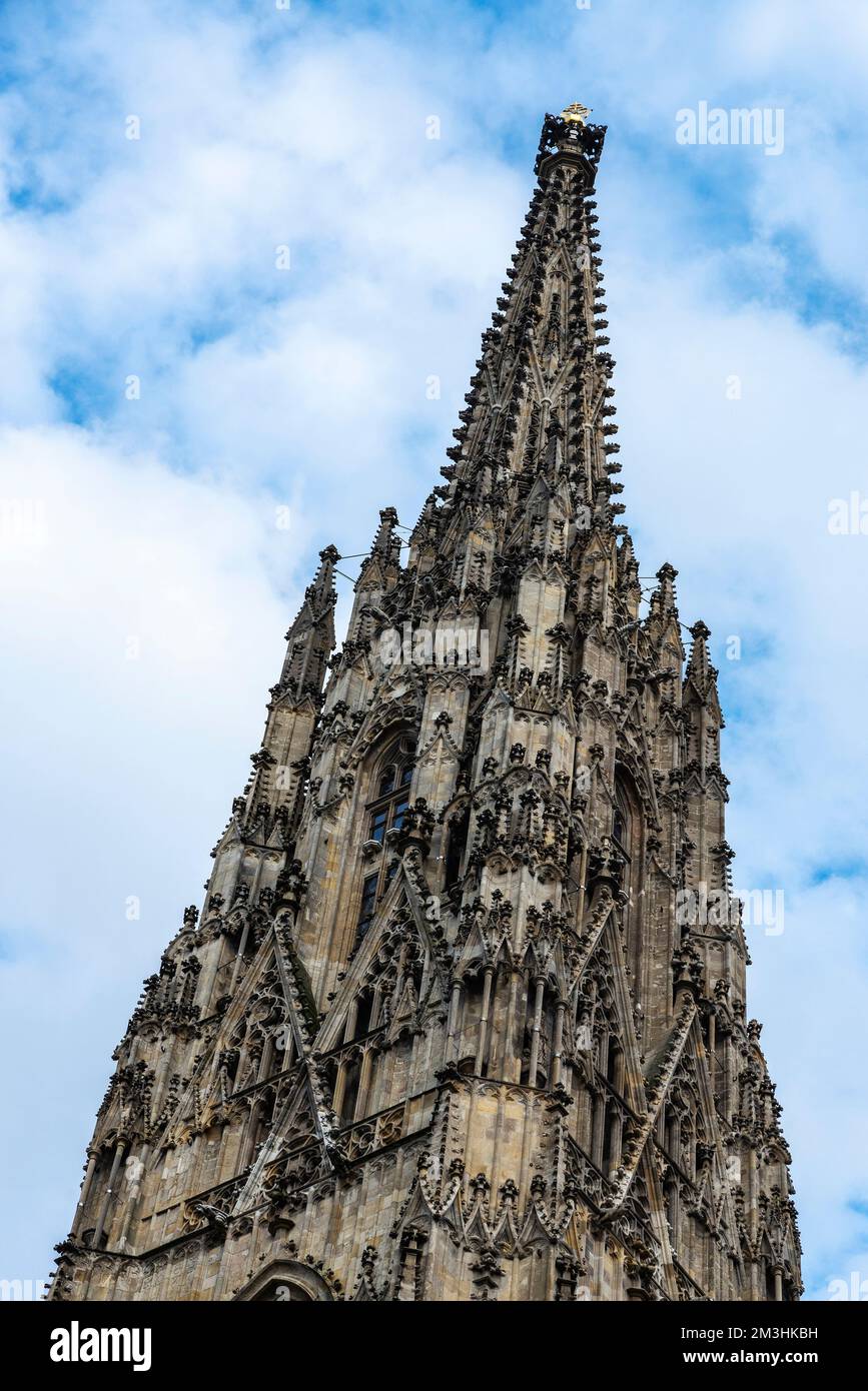 Torre della Cattedrale di Santo Stefano o Stephansdom in Innere Stadt, Vienna, Austria Foto Stock