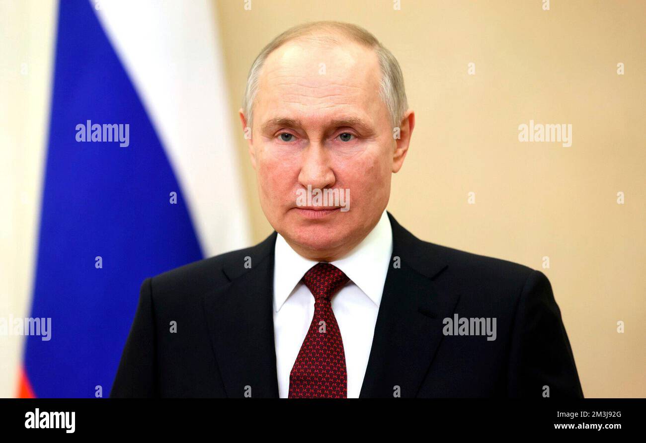 Mosca, Russia. 16th Dec, 2022. Vladimir PUTIN (Presidente Russia), immagine singola, motivo singolo tagliato, ritratto, ritratto, verticale. Credit: Il Cremlino Mosca via/dpa/Alamy Live News Foto Stock