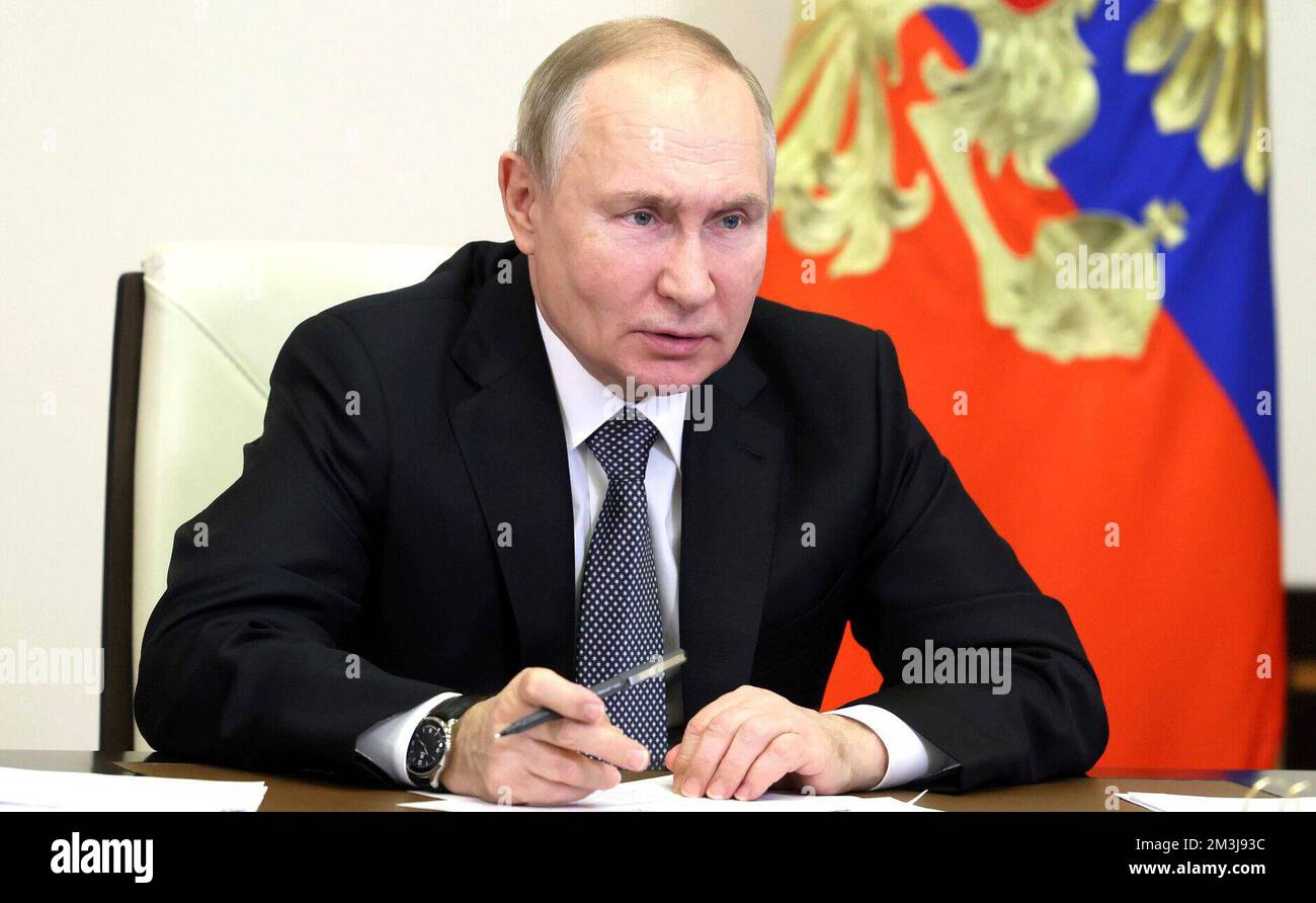 Mosca, Russia. 16th Dec, 2022. Vladimir PUTIN (Presidente Russia), immagine singola, motivo singolo tagliato, ritratto, ritratto, verticale. Credit: Il Cremlino Mosca via/dpa/Alamy Live News Foto Stock