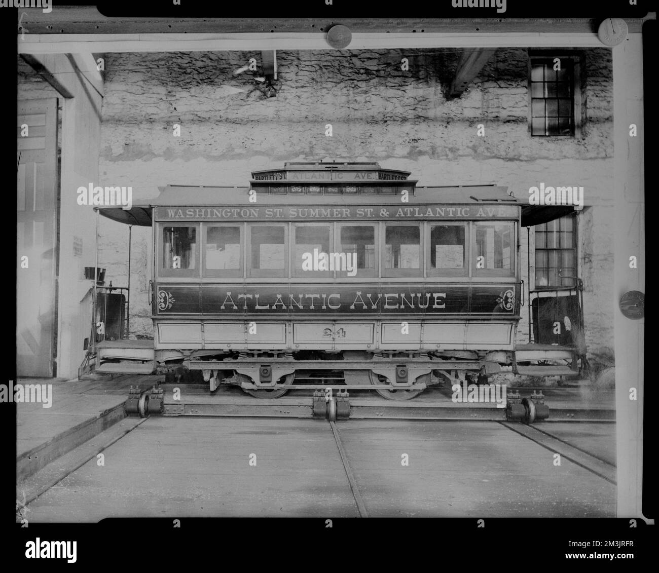 Auto vecchia strada. Seconda strada auto più antica, Street railroads. Collezione Leon Abdalian Foto Stock