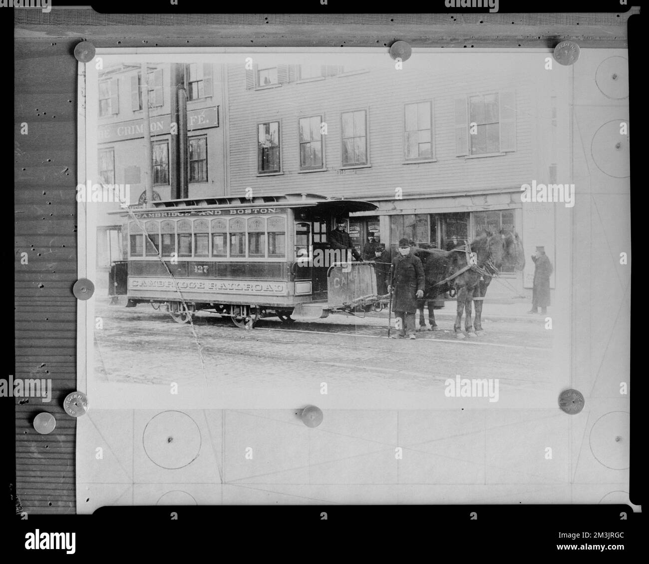 Auto vecchia strada. Carrozza a cavallo , ferrovia a cavallo, cavalli. Collezione Leon Abdalian Foto Stock