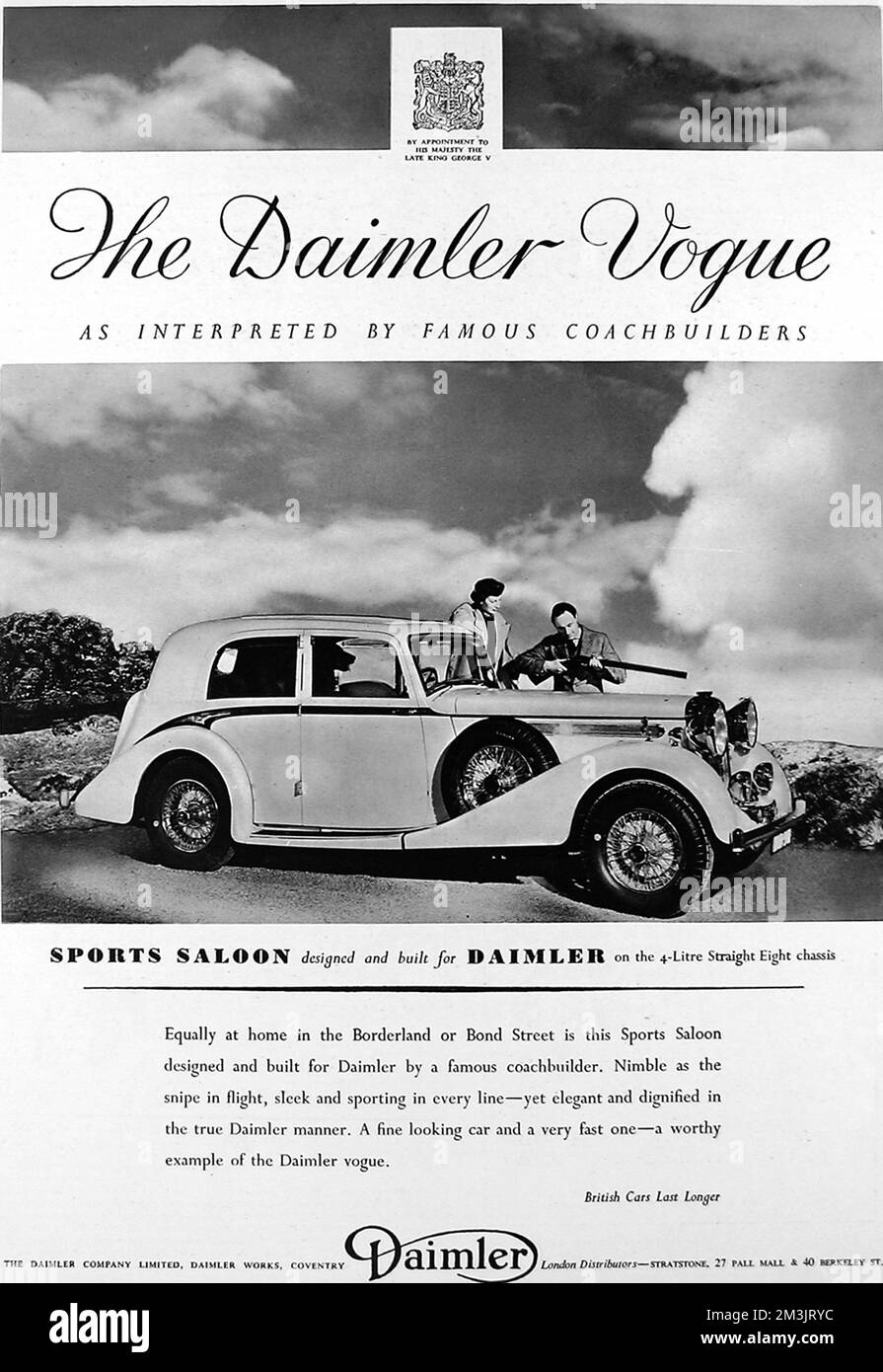 Pubblicità per Daimler Vogue sport berlina auto, mostrando una fotografia di una 'porty' coppia con la loro auto, il carico di un fucile e con un grande cane nel sedile posteriore della vettura. 1938 Foto Stock