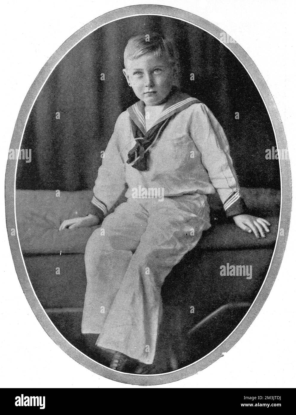Principe Giovanni (1904 - 1919), quinto e più giovane figlio di Giorgio V e della Regina Maria. Dopo aver sviluppato l'epilessia all'età di quattro anni, John è stato tenuto sempre più lontano dall'occhio pubblico ed è stato curato dal suo infermiere, morendo prematuramente. Foto Stock