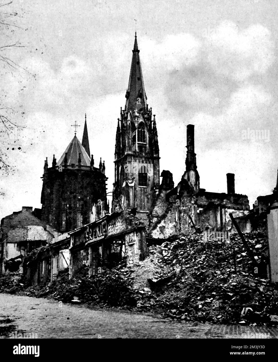 Cattedrale di Aquisgrana, Germania; seconda guerra mondiale, 1944. Foto Stock