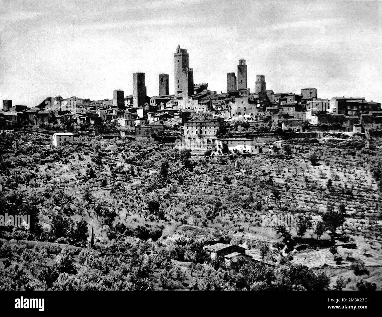 La città di San Gimignano, Italia, 1944. Foto Stock