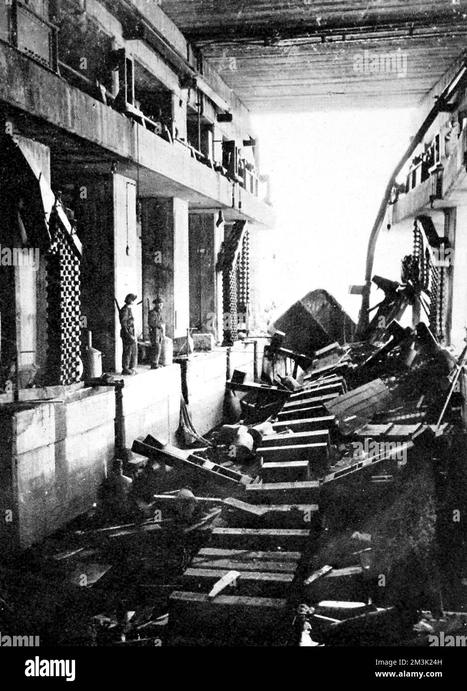 Naufragato U-boat Pen, Francia; seconda guerra mondiale, 1944 Foto Stock