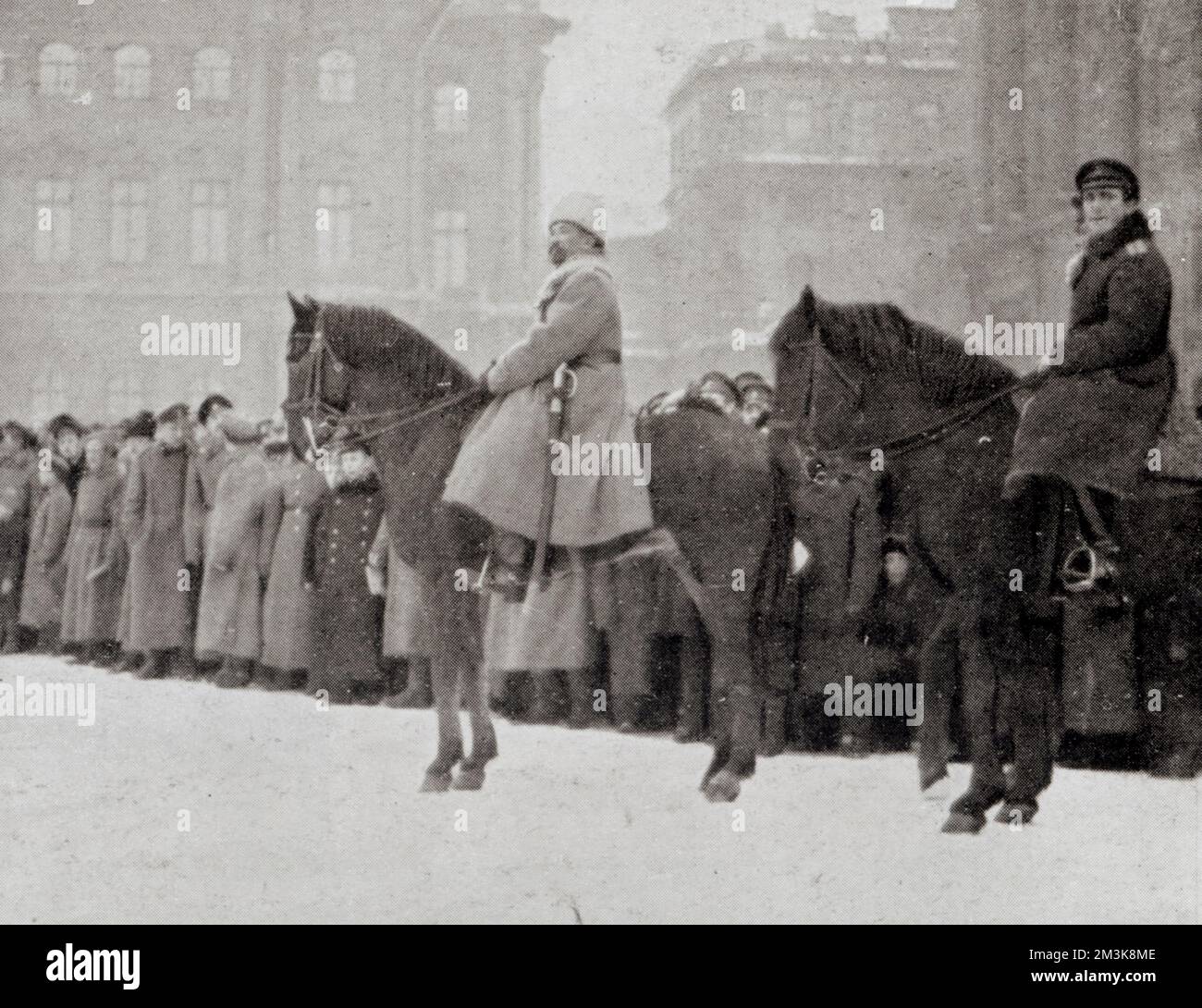 Generale Korniloff che ispeziona la Guardia Repubblicana Foto Stock